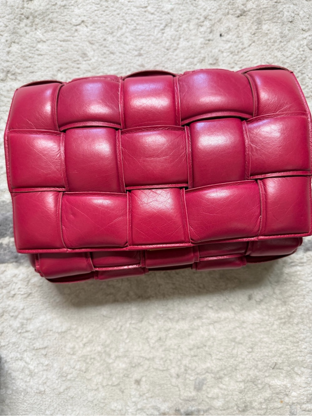 Bottega Veneta Intrecciato Padded Shoulder Bag - Magenta